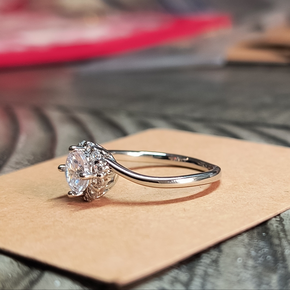 Silver Diamond Rhinestone Ring - Size 7 - Picture 2 of 4